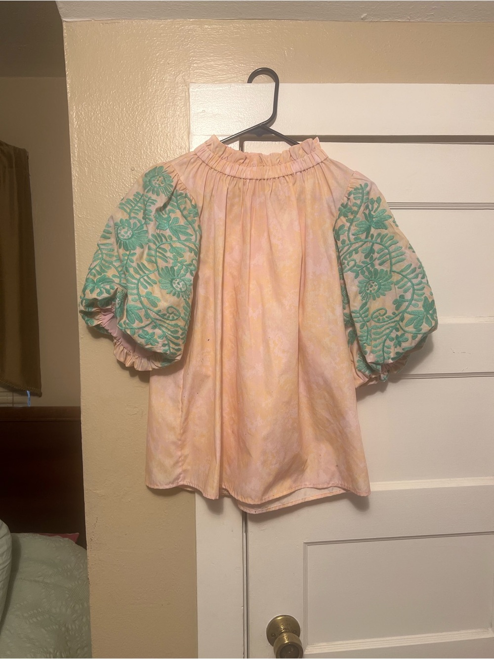 THML Peach Button-Front Blouse with Green Embroidered Puff Sleeves Size Medium
